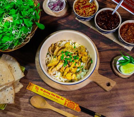 Mì Quảng Gà Chọi Rút Xương